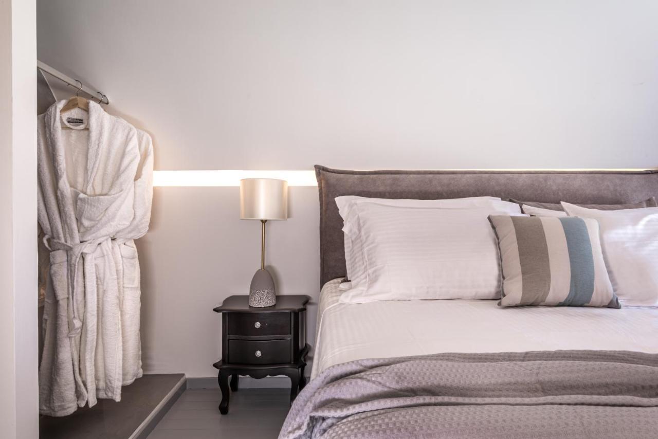 Santa Irina Luxury Sunny Lofts Otel Perivolos  Dış mekan fotoğraf